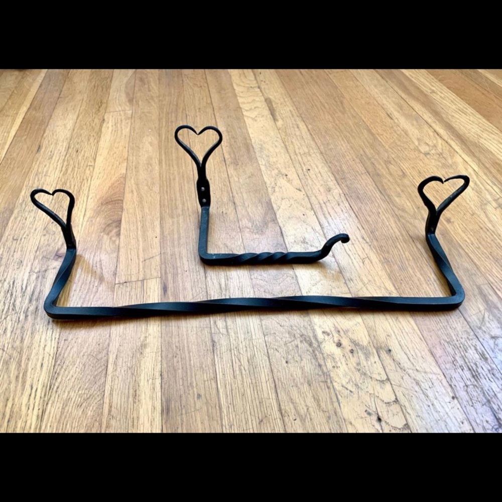 Heart Shaped Wrought Iron Bath Accessories Towel Bar Toilet Paper Holder